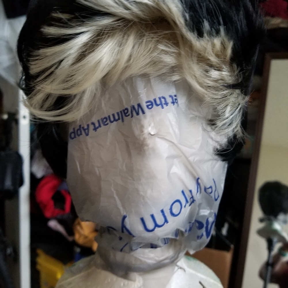 Kiss and go wig